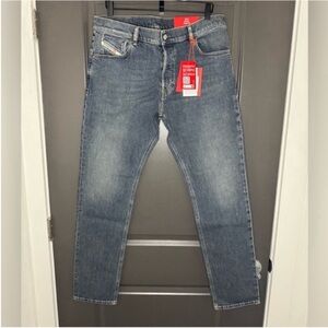 Diesel D-SARK NWT 36x32 Straight Jeans | Mid-Blue Wash | Button Fly |